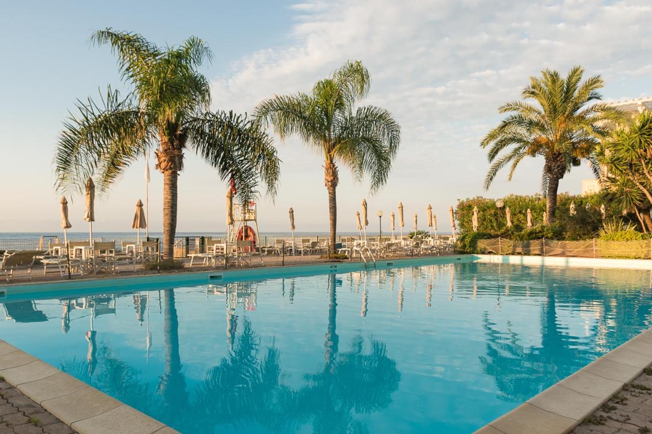 Elegante Appartamento Con Piscina - Wi-Fi & Box Privato Санремо Екстер'єр фото